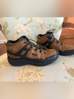 Keen Brown and Black Trail Mid-Height Hiking Shoes